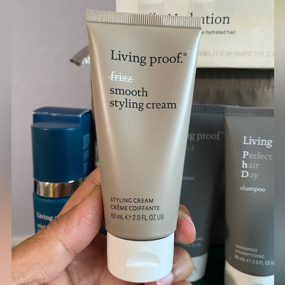 Living Proof “Hello Hydration” Set (5) - Picture 4 of 13